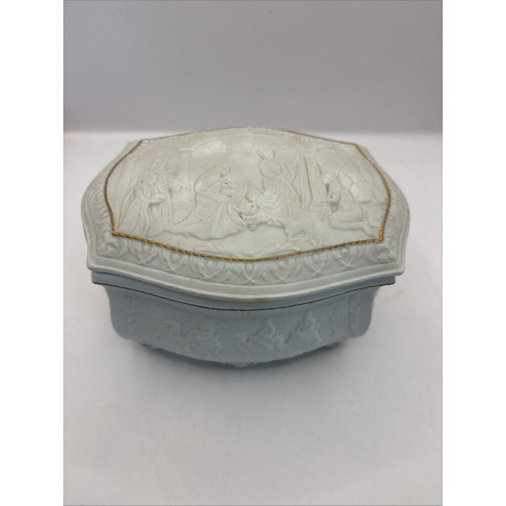 Music Box Lenox Nativity Away in A Manger Red Velvet Interior Japan Vintage